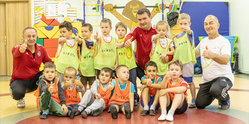 Уроки футбола в детском саду!